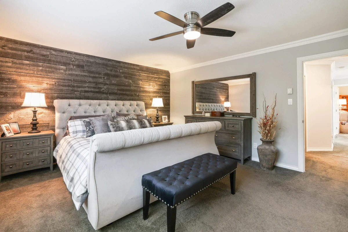 Walk-In Closet Photo of 1076 Clements Avenue, North Vancouver, BC