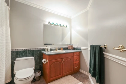 Entry Foyer Photo of 1076 Clements Avenue, North Vancouver, BC