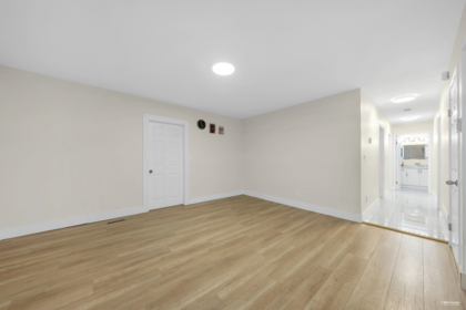 Hallway Photo of 14306 77a Avenue, Surrey, BC