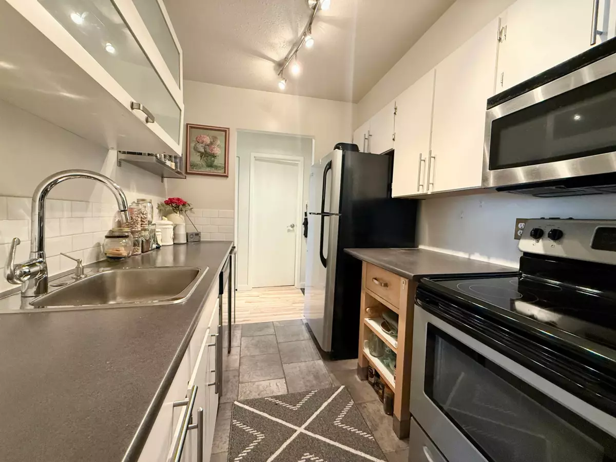 Walk-In Closet Photo of 302 9320 Parksville Drive, Richmond, BC