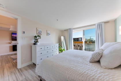 Bedroom 2 Photo of 202 14955 Victoria Avenue, White Rock, BC