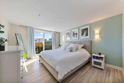 Bedroom 3 Photo of 202 14955 Victoria Avenue, White Rock, BC