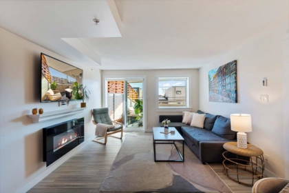 202 14955 Victoria Avenue, White Rock, BC, White Rock — Apartment/Condo for sale