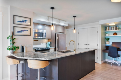202 14955 Victoria Avenue, White Rock, BC, White Rock — Apartment/Condo for sale