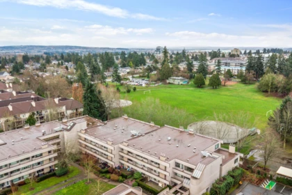 Front Yard Photo of 112 15272 20 Avenue, Surrey, BC