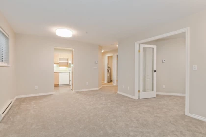Kitchen Photo of 112 15272 20 Avenue, Surrey, BC