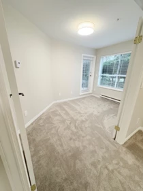 Primary Bathroom Photo of 112 15272 20 Avenue, Surrey, BC