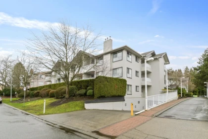 Staircase Photo of 112 15272 20 Avenue, Surrey, BC