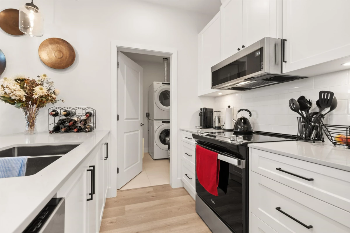 Dining Area Photo of 610 6045 Chilliwack River Road, Chilliwack, BC