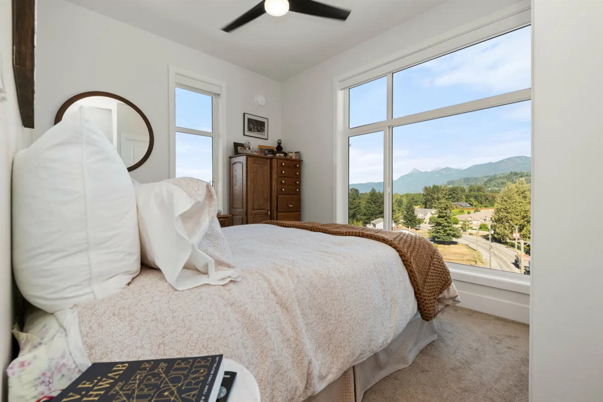 Walk-In Closet Photo of 610 6045 Chilliwack River Road, Chilliwack, BC