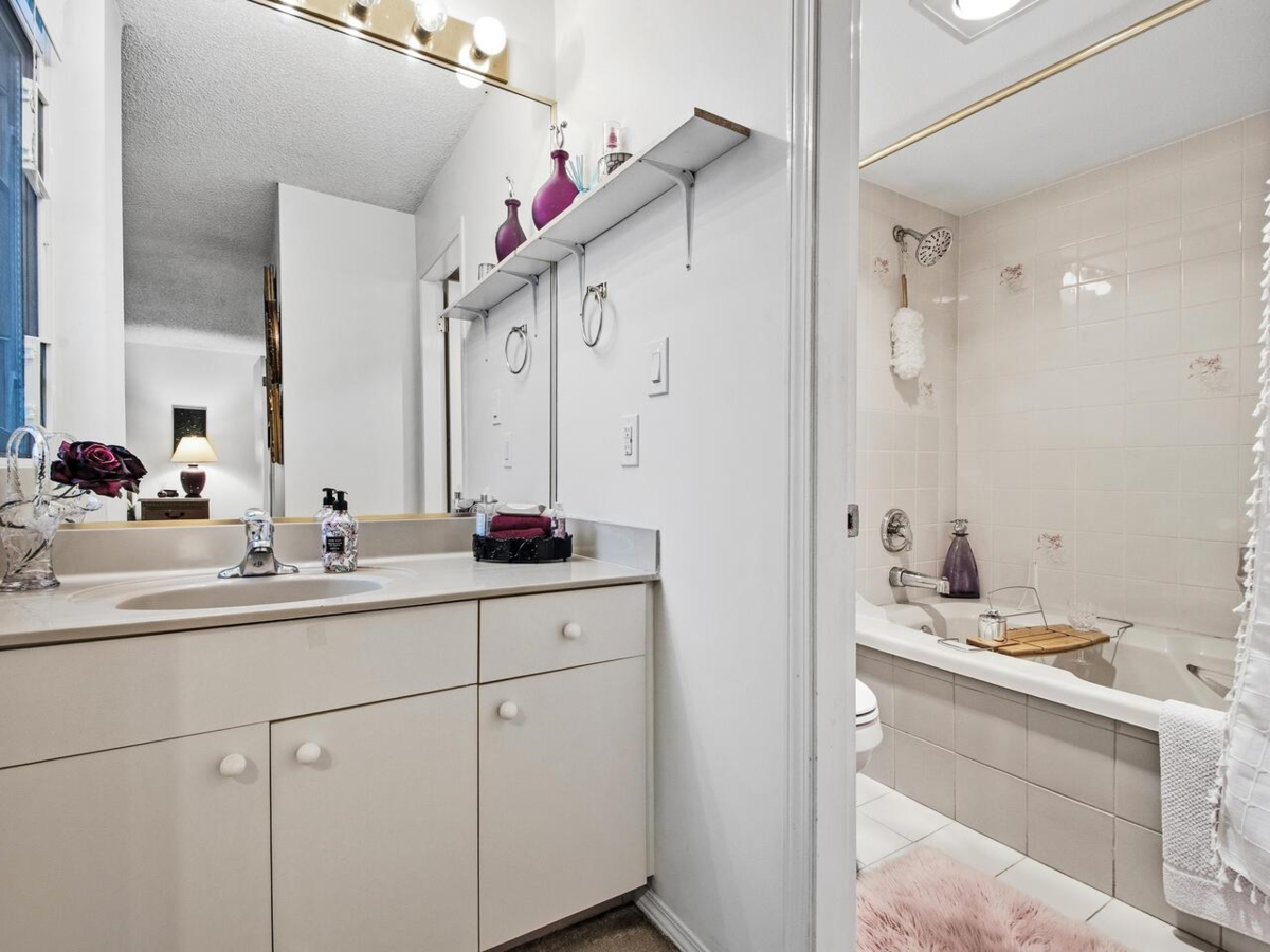 Bedroom 3 Photo of 1602 1135 Quayside Drive, New Westminster, BC