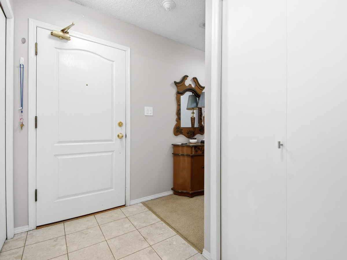 Hallway Photo of 1602 1135 Quayside Drive, New Westminster, BC