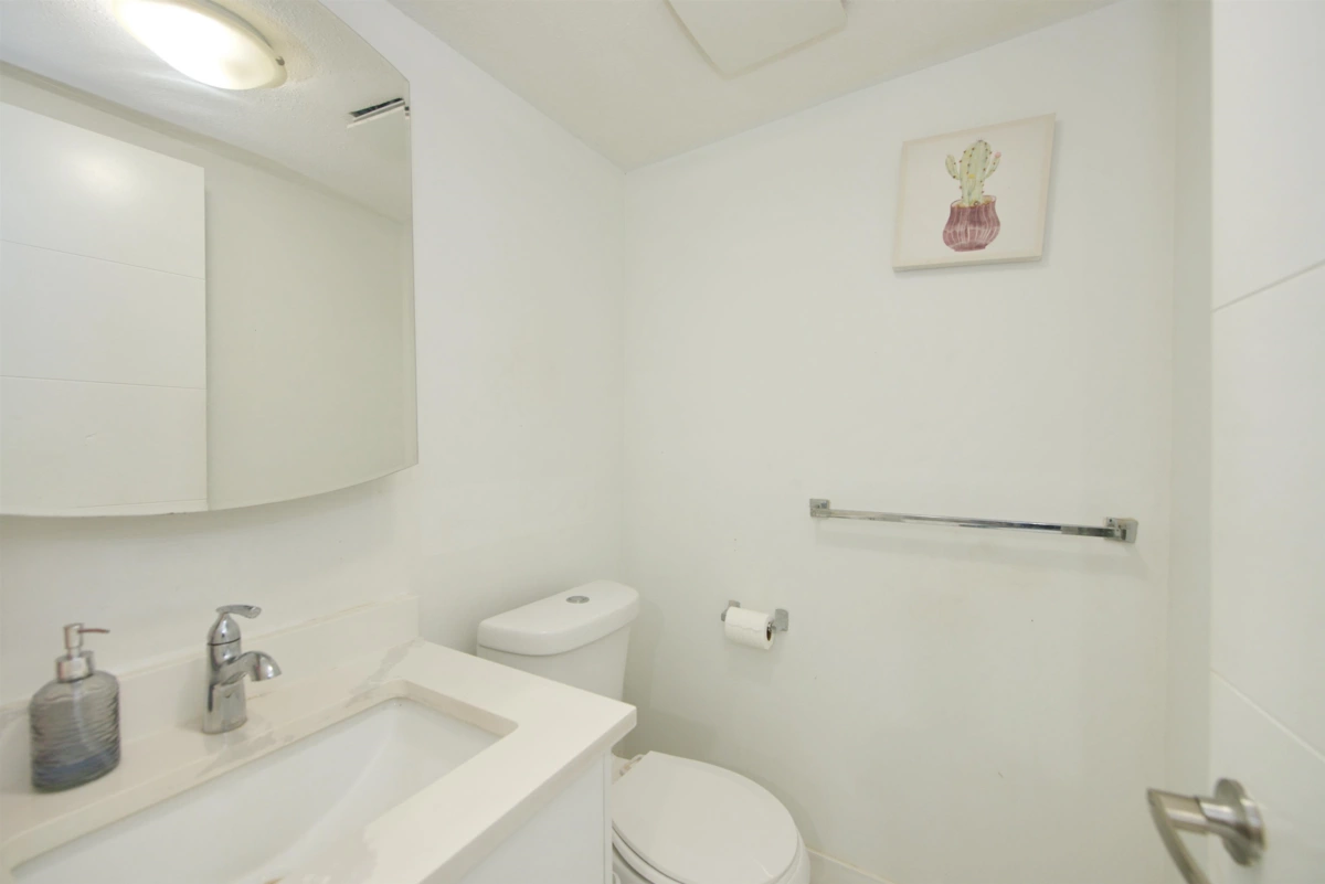 Entry Foyer Photo of 7681 125 Street, Surrey, BC