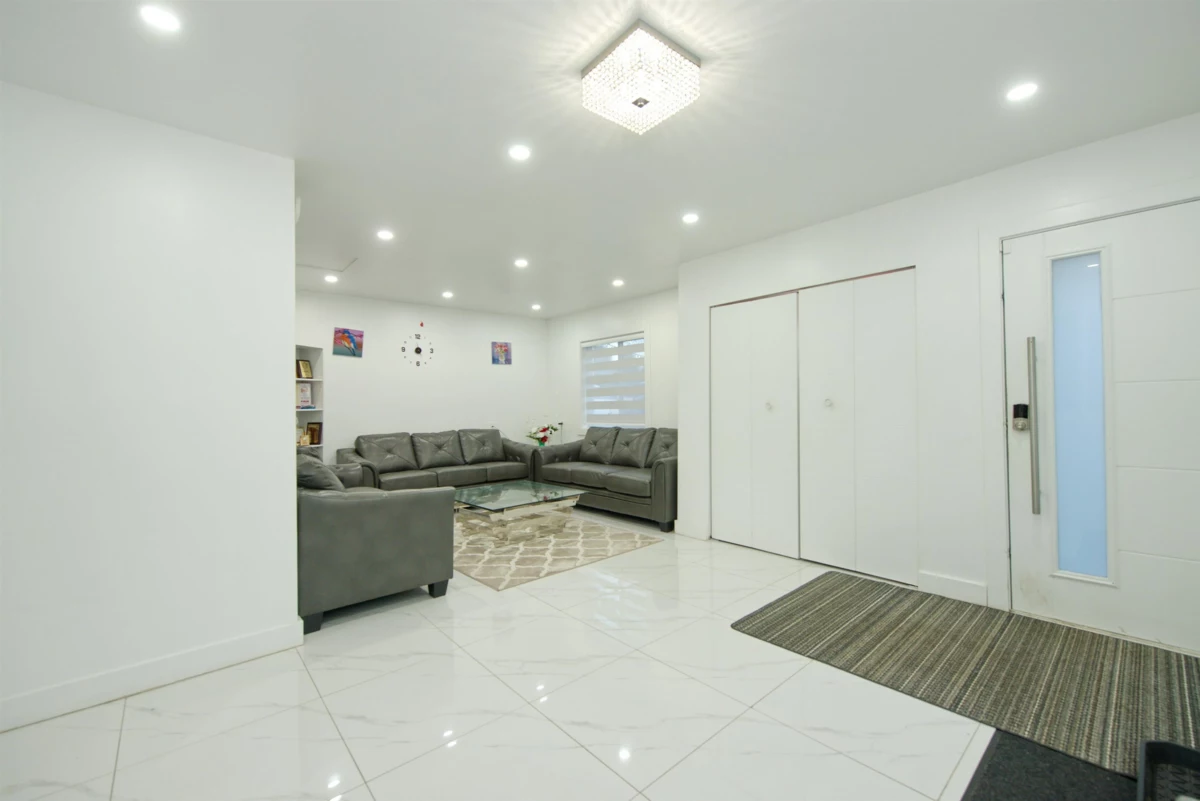 Family Room Photo of 7681 125 Street, Surrey, BC