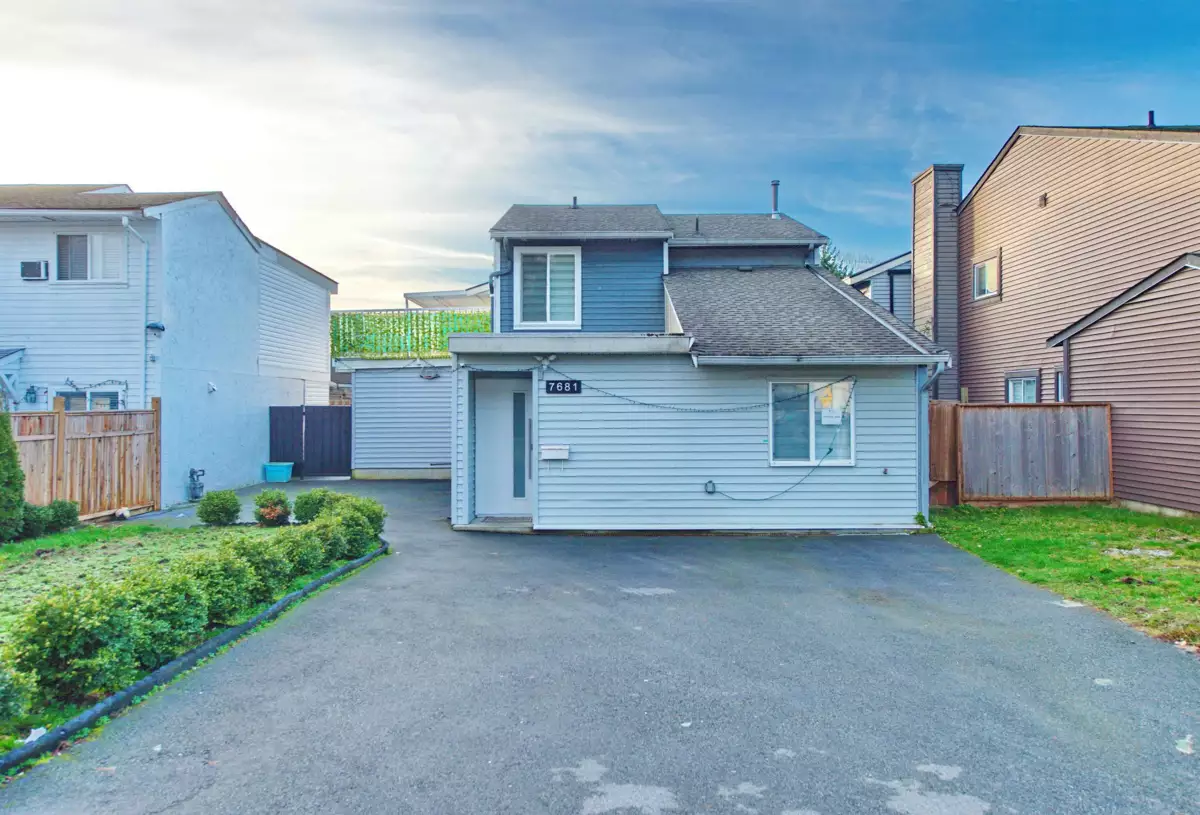 Front Yard Photo of 7681 125 Street, Surrey, BC