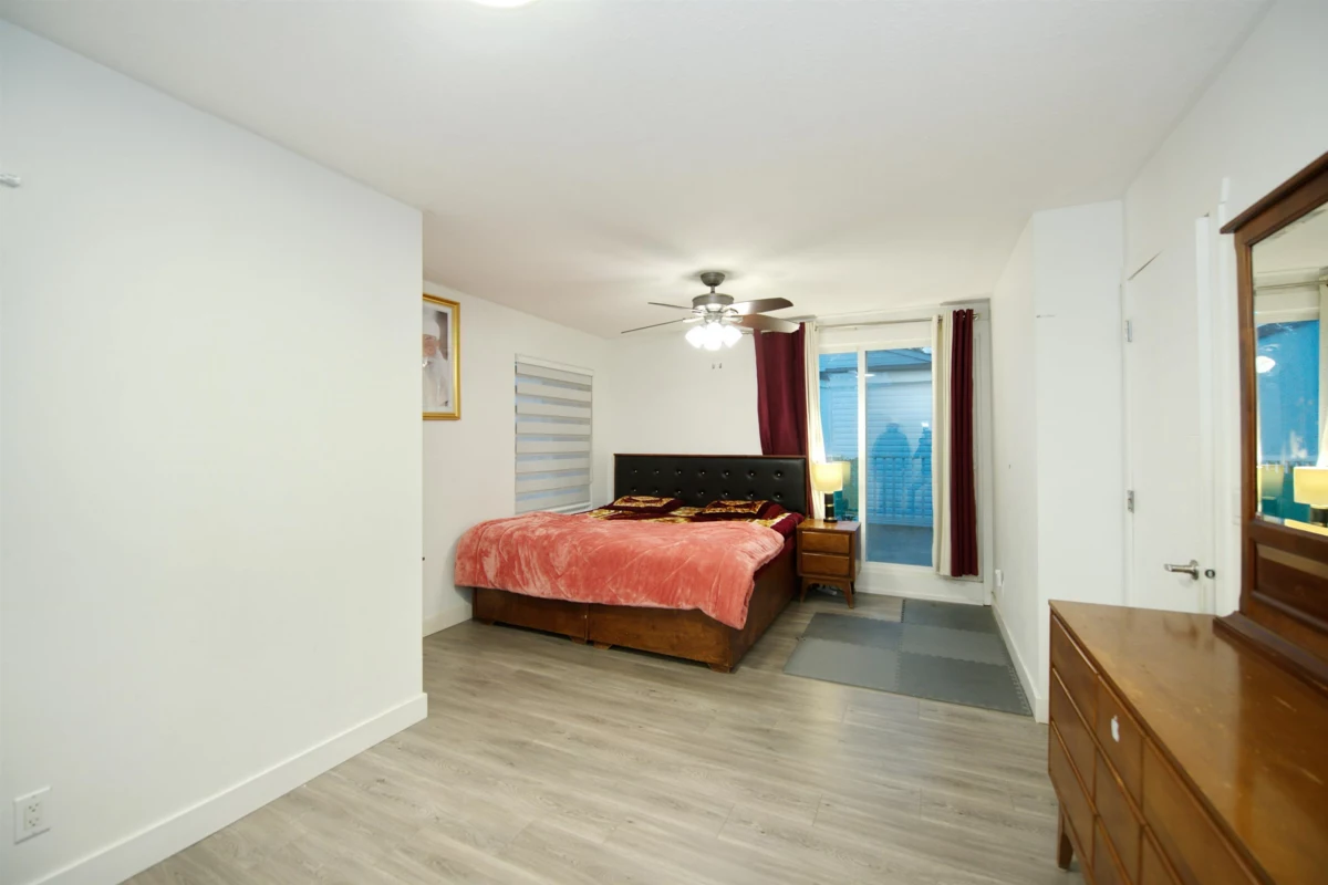 Powder Room Photo of 7681 125 Street, Surrey, BC