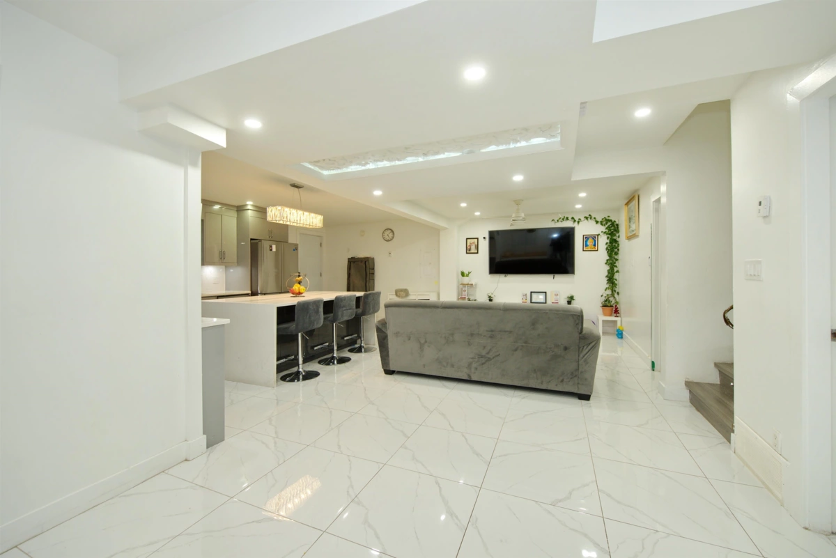 Primary Bathroom Photo of 7681 125 Street, Surrey, BC