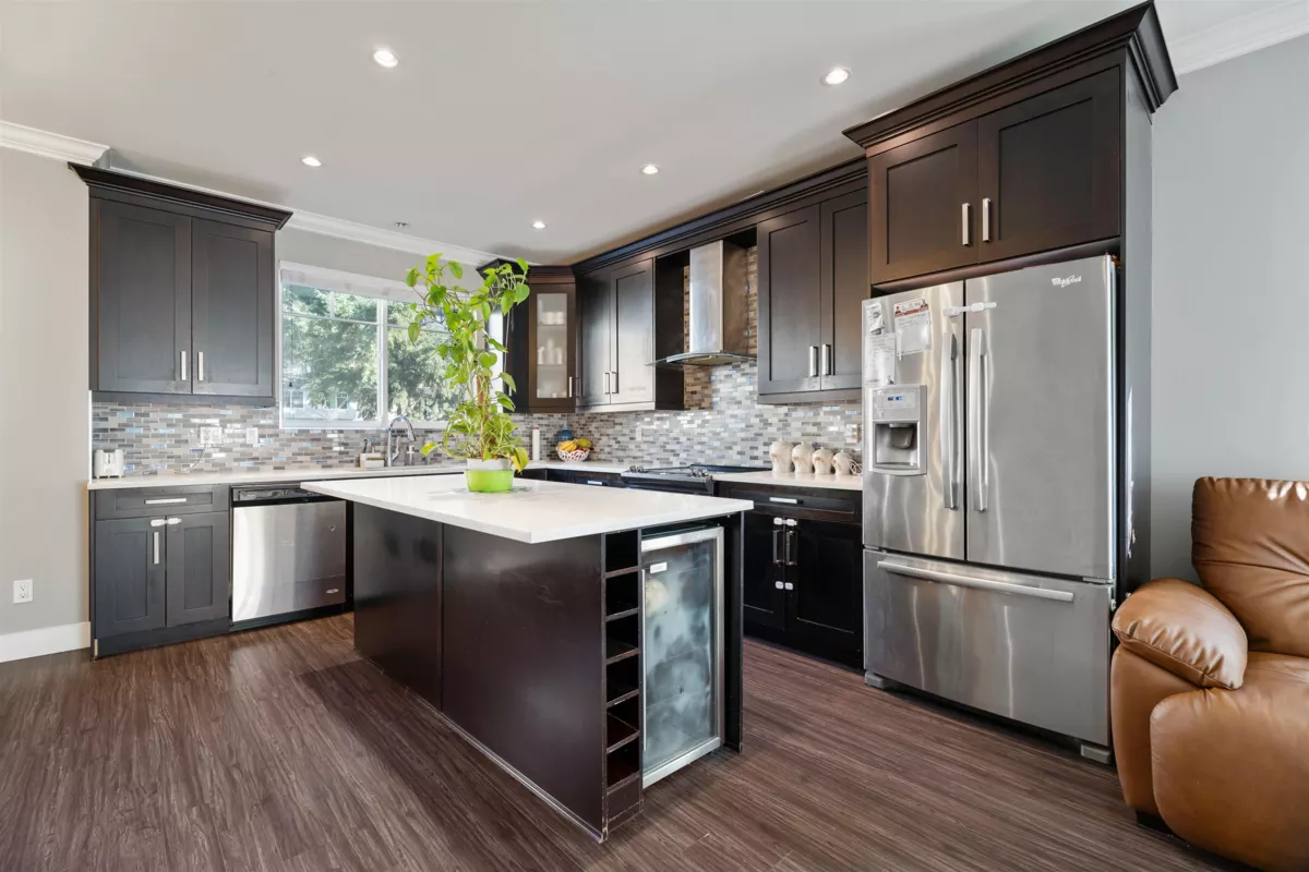 Entry Foyer Photo of 6 14285 64 Avenue, Surrey, BC