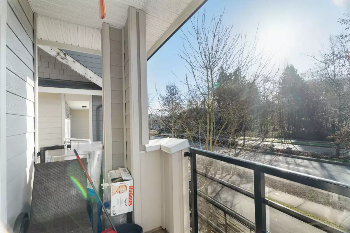 Guest Bathroom Photo of 6 14285 64 Avenue, Surrey, BC