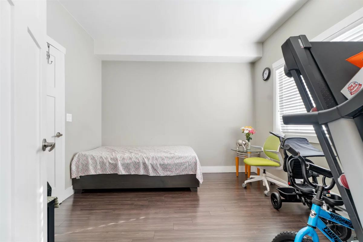 Kitchen Island Photo of 6 14285 64 Avenue, Surrey, BC