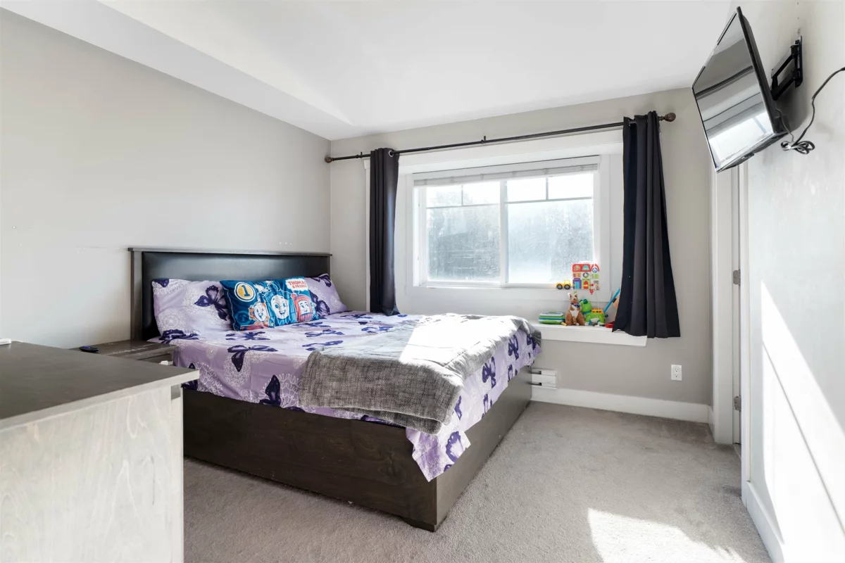 Walk-In Closet Photo of 6 14285 64 Avenue, Surrey, BC