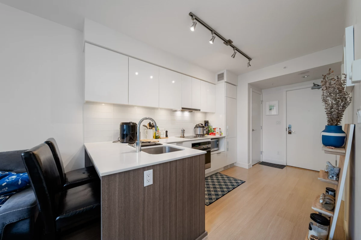 Dining Area Photo of 1003 1308 Hornby Street, Vancouver, BC