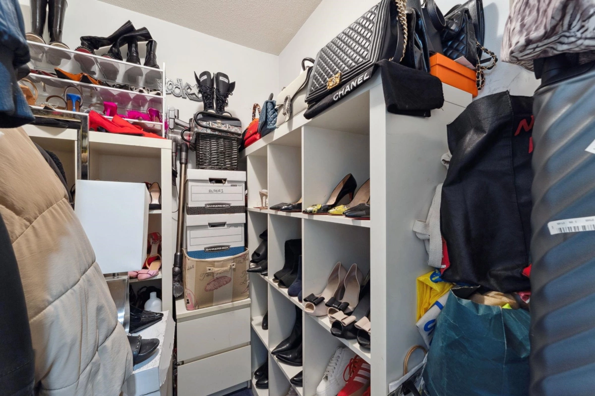 Walk-In Closet Photo of 1701 918 Cooperage Way, Vancouver, BC