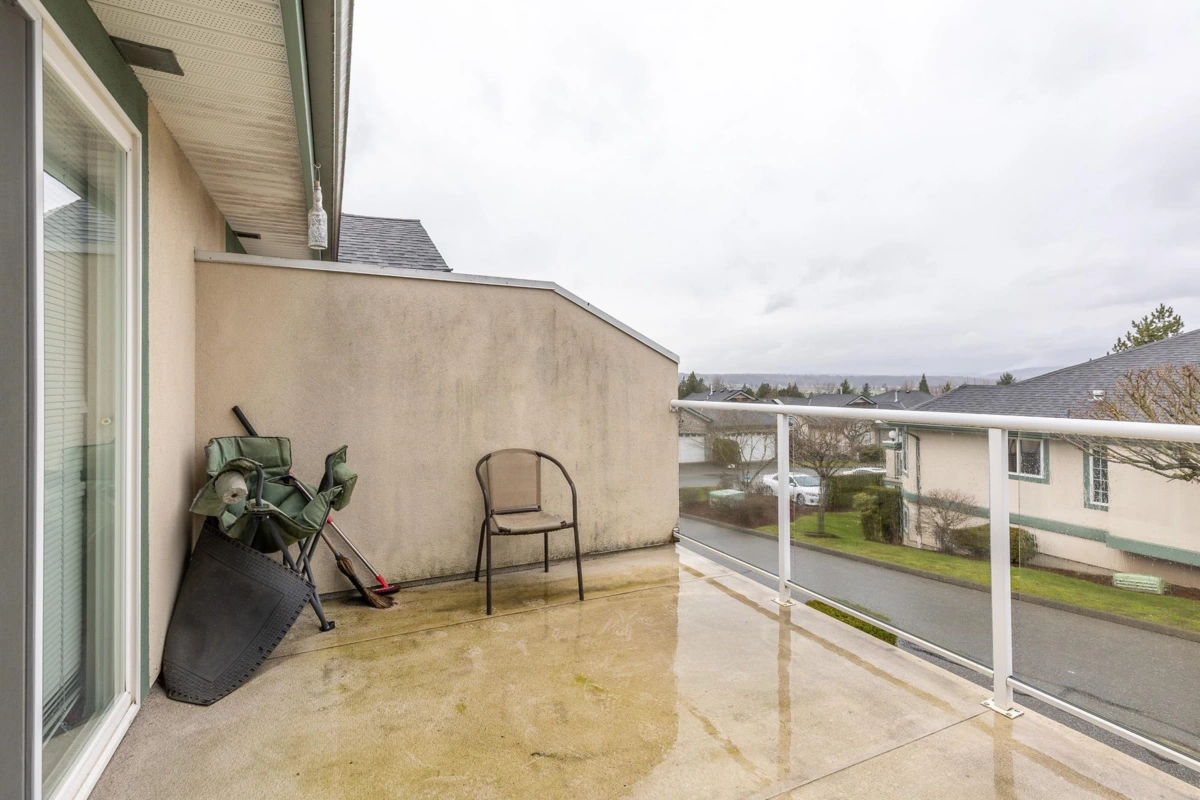 Staircase Photo of 39 32777 Chilcotin Drive, Abbotsford, BC
