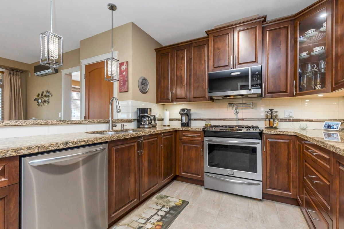 Breakfast Nook Photo of 409 2860 Trethewey Street, Abbotsford, BC