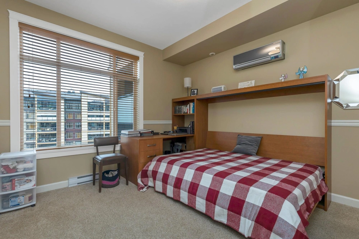 Front Yard Photo of 409 2860 Trethewey Street, Abbotsford, BC