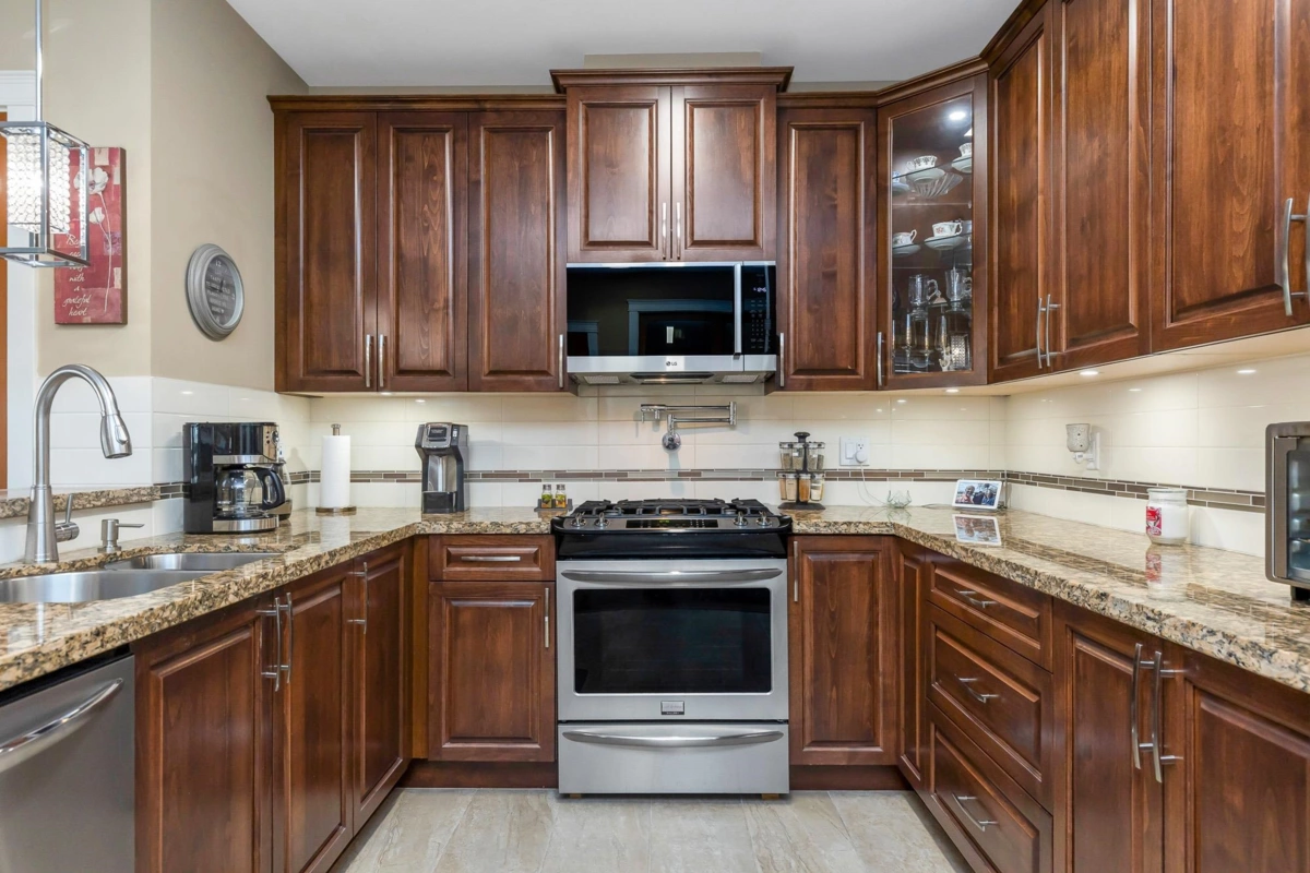 Kitchen Island Photo of 409 2860 Trethewey Street, Abbotsford, BC