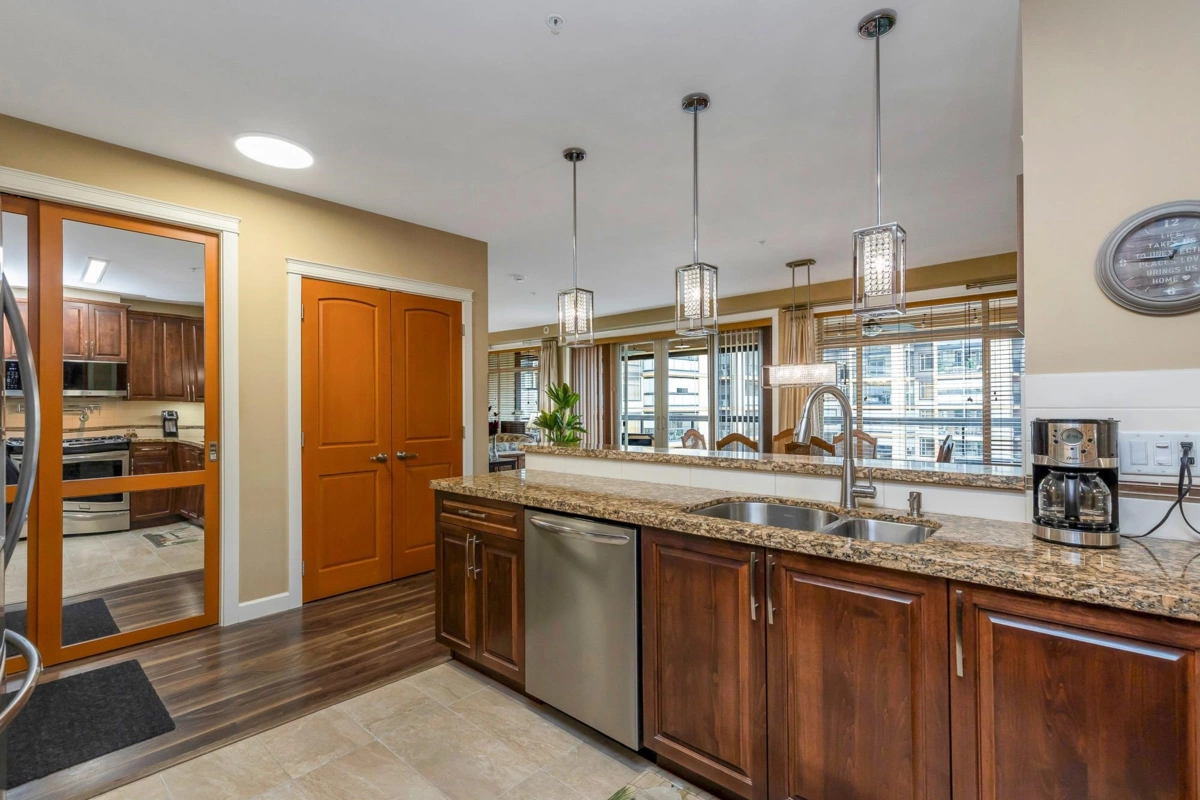 Primary Bedroom Photo of 409 2860 Trethewey Street, Abbotsford, BC