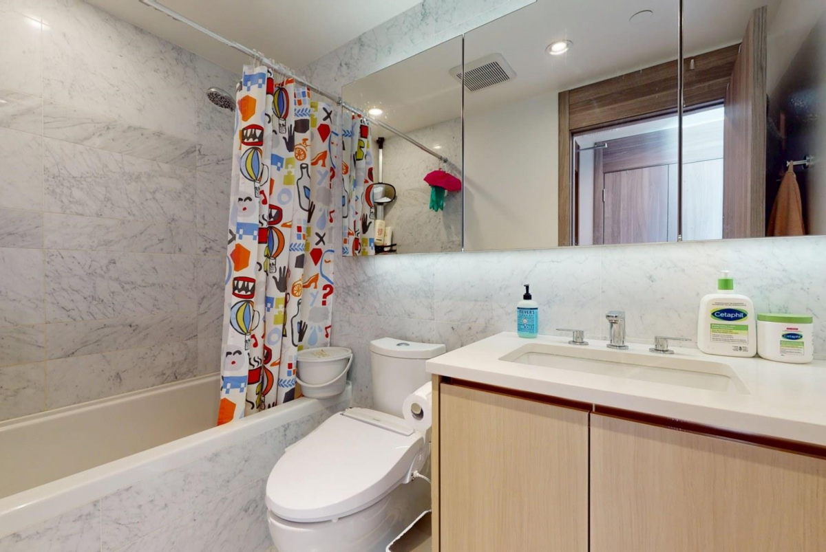 Guest Bathroom Photo of 1512 4730 Lougheed Highway, Burnaby, BC