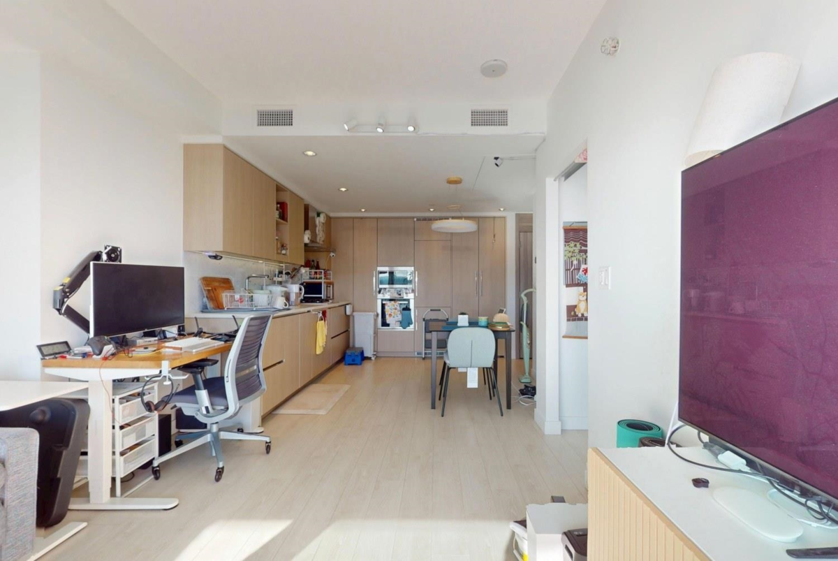 Kitchen Photo of 1512 4730 Lougheed Highway, Burnaby, BC