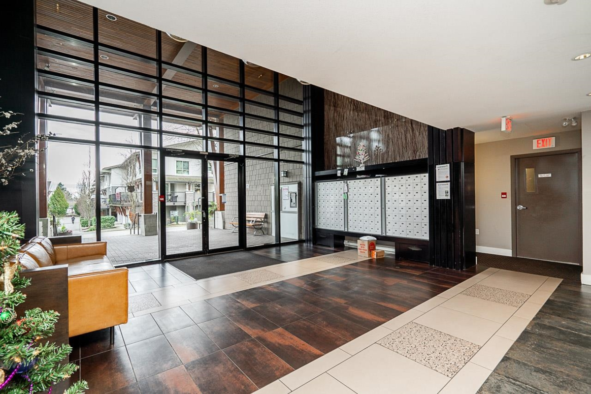 Entry Foyer Photo of 233 6628 120 Street, Surrey, BC