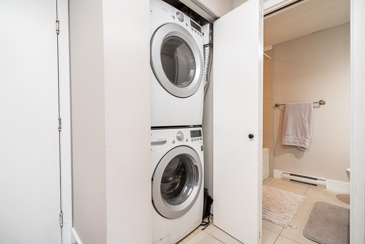 Mudroom Photo of 233 6628 120 Street, Surrey, BC