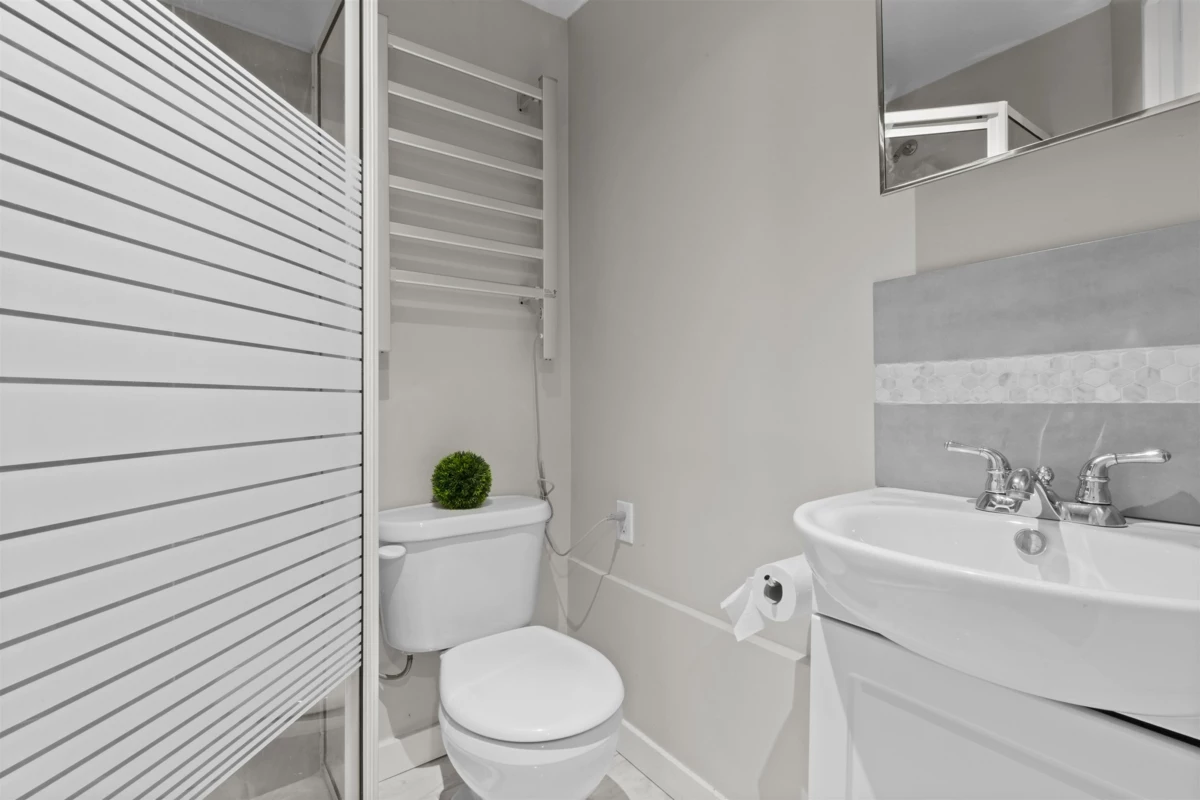 Entry Foyer Photo of 19745 38a Avenue, Langley, BC