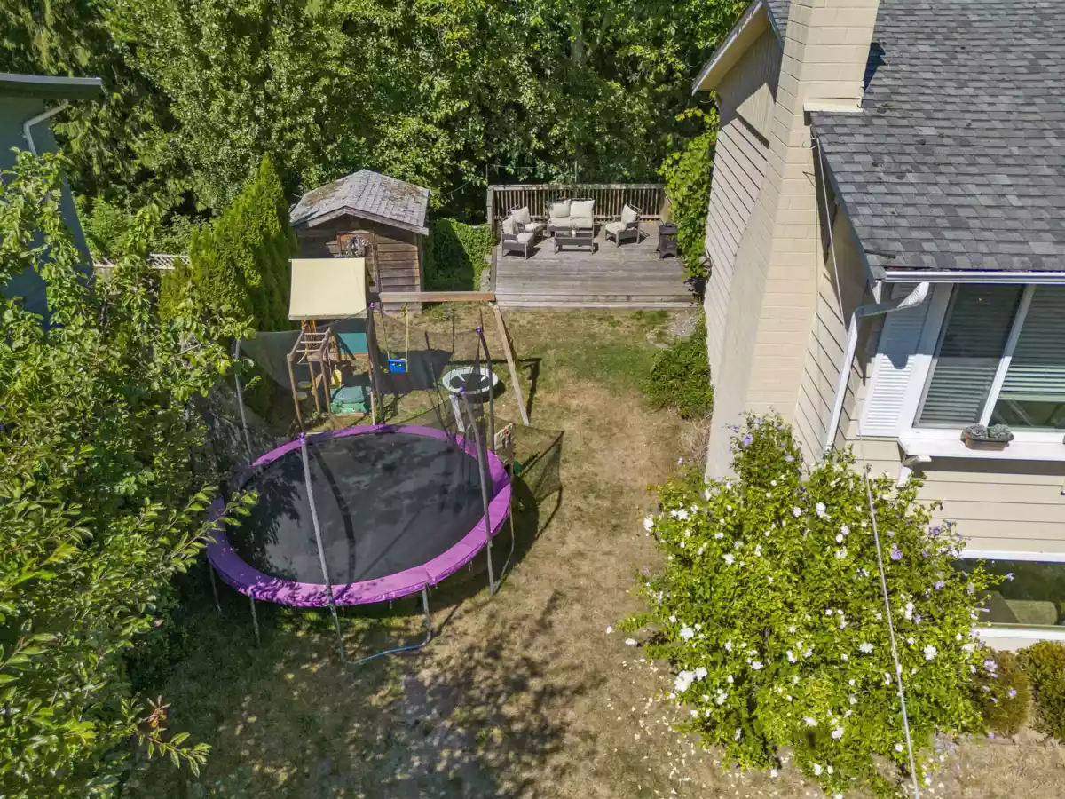 Front Yard Photo of 19745 38a Avenue, Langley, BC