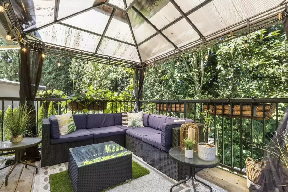 Guest Bathroom Photo of 19745 38a Avenue, Langley, BC