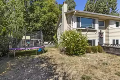 Garden / Landscaping Photo of 19745 38a Avenue, Langley, BC