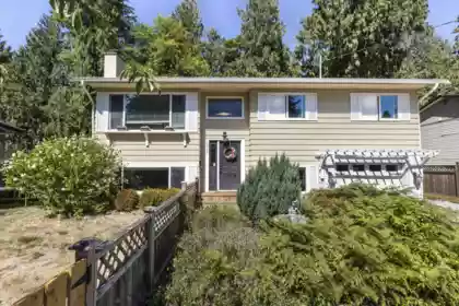 Swimming Pool Photo of 19745 38a Avenue, Langley, BC