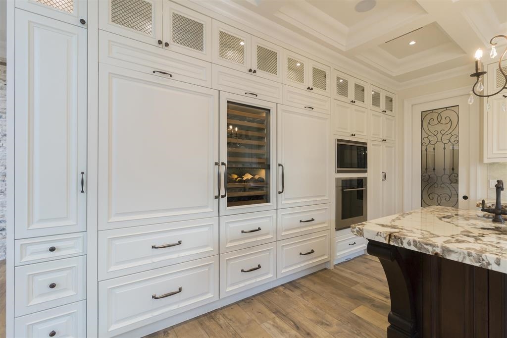 Kitchen Island Photo of 5851 Reeves Road, Richmond, BC