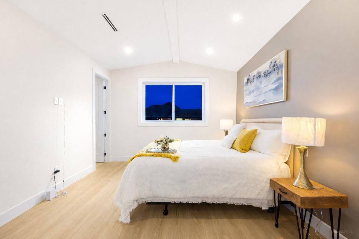 Entry Foyer Photo of 8237 110 Street, Delta, BC