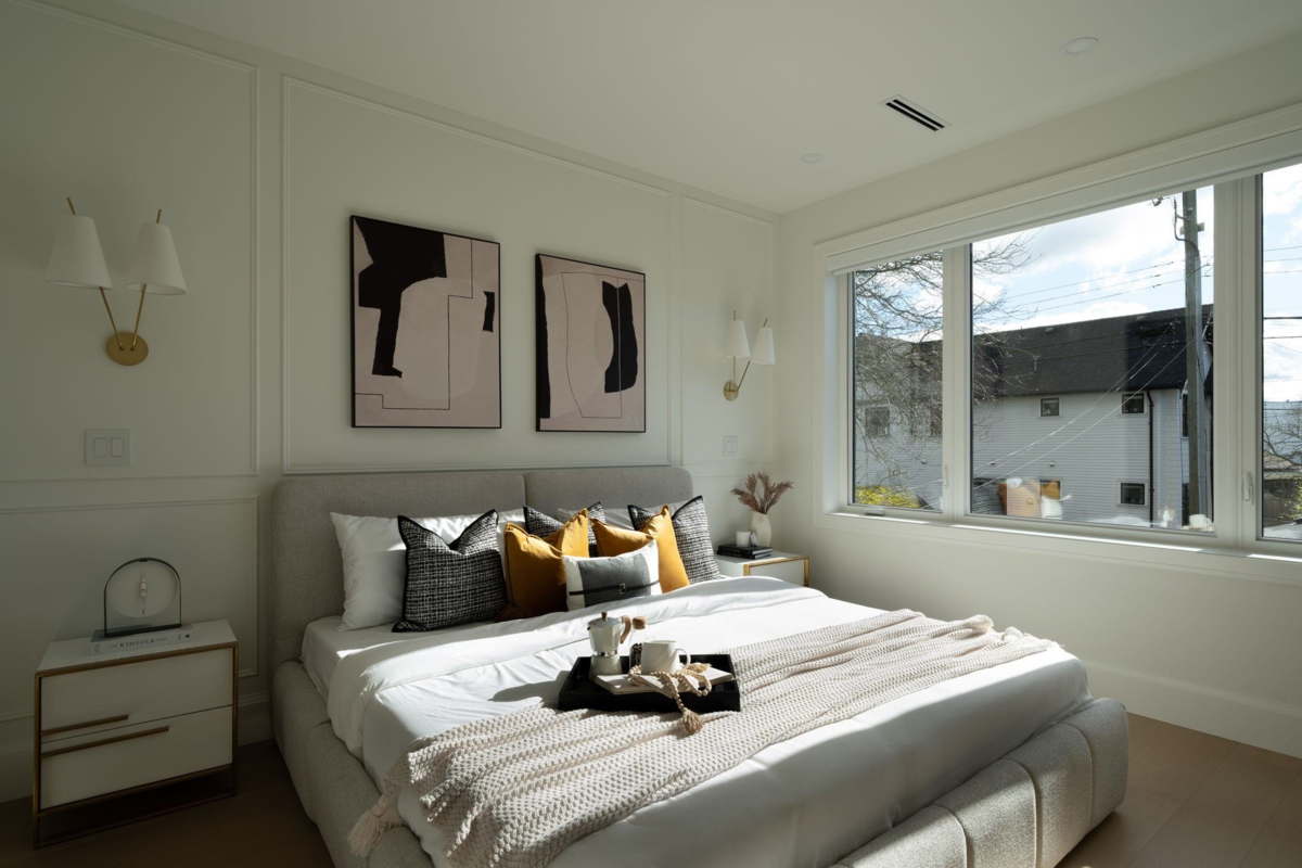 Walk-In Closet Photo of 2 864 E 16th Avenue, Vancouver, BC