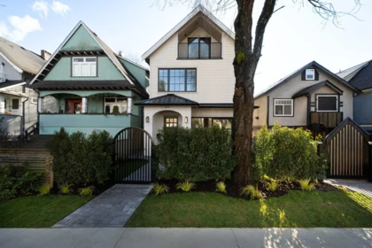 Primary Bedroom Photo of 2 864 E 16th Avenue, Vancouver, BC