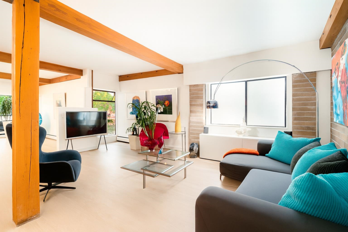 Swimming Pool Photo of 202 1535 Nelson Street, Vancouver, BC