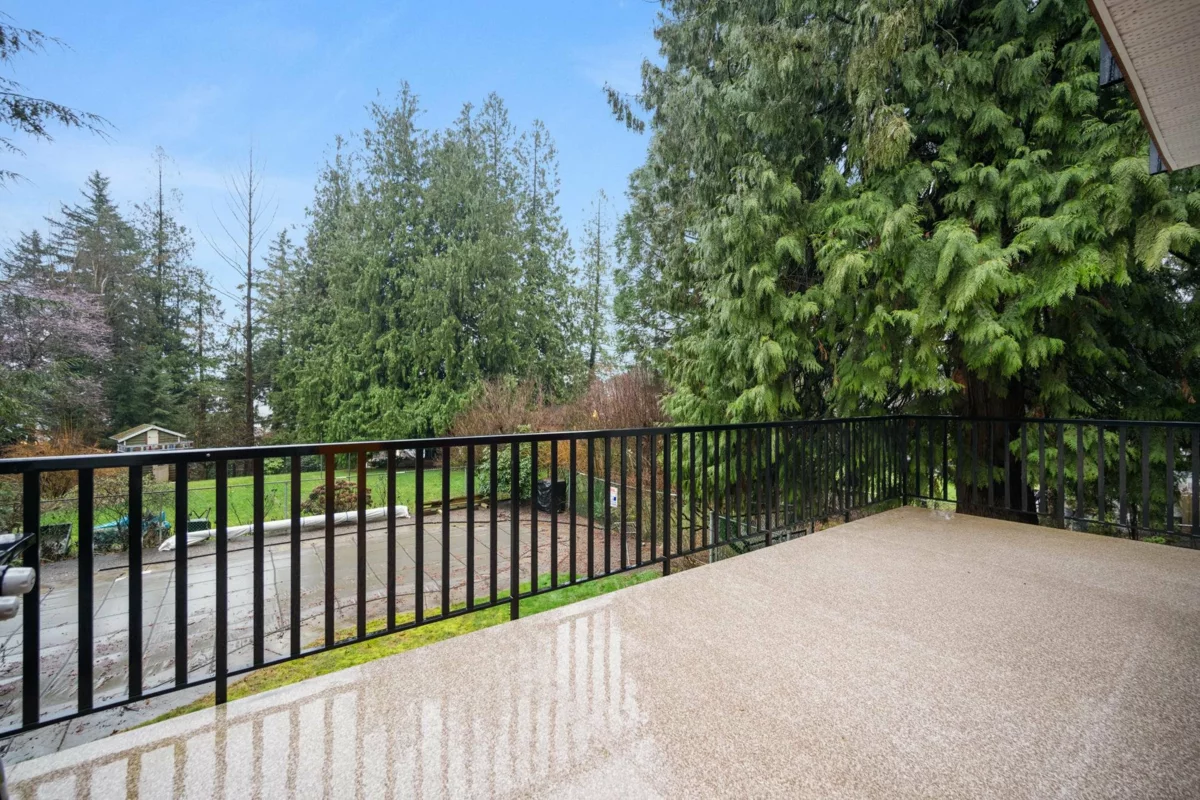 Hallway Photo of 34660 Walker Crescent, Abbotsford, BC