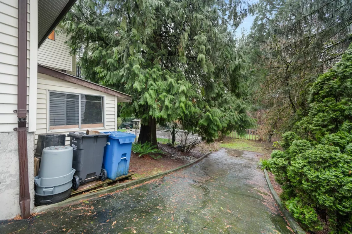 Outdoor Kitchen Photo of 34660 Walker Crescent, Abbotsford, BC