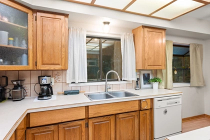 Guest Bathroom Photo of 34660 Walker Crescent, Abbotsford, BC