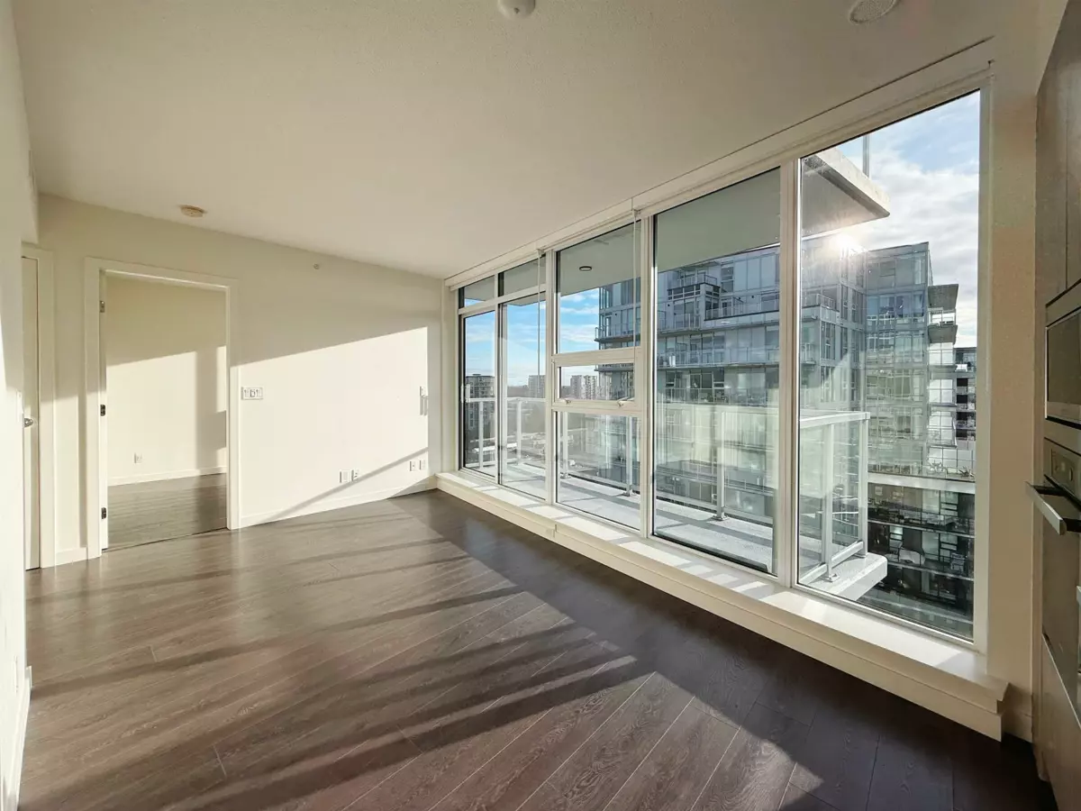 Kitchen Photo of 1301 6633 Buswell Street, Richmond, BC